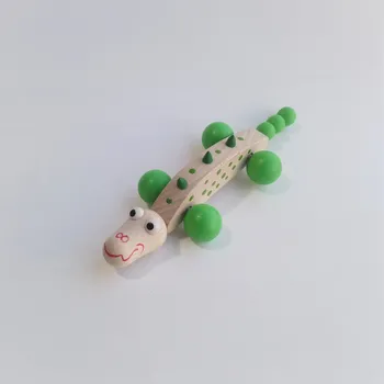 Dřevěná hračka Krokodýl na kolečkách