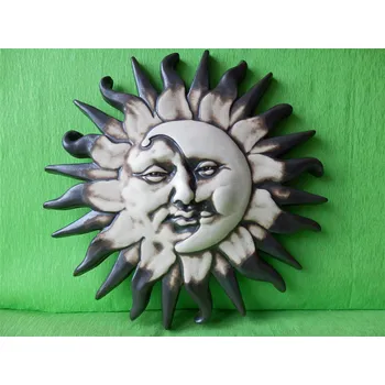 Zahradní dekorace Česká keramika Nástěnná ozdoba slunce a měsíc 43 cm natur dark