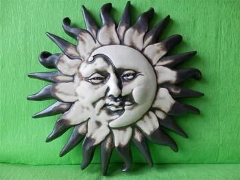 Zahradní dekorace Česká keramika Nástěnná ozdoba slunce a měsíc 43 cm natur dark