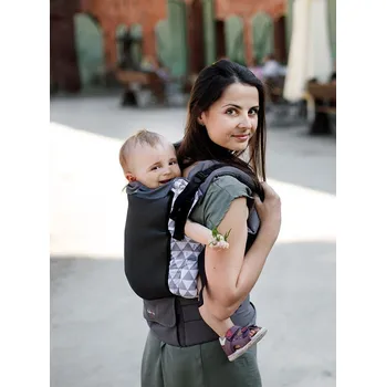 Kinder Hop Rostoucí ergonomické nosítko Multi Grow Air Triangles 70% bavlna, 30% polyester