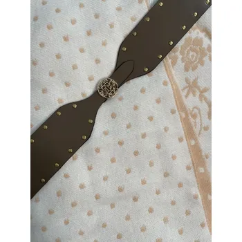 Opasek Opasek hnědý mocca kožený s kulatou zlatou sponou nýty