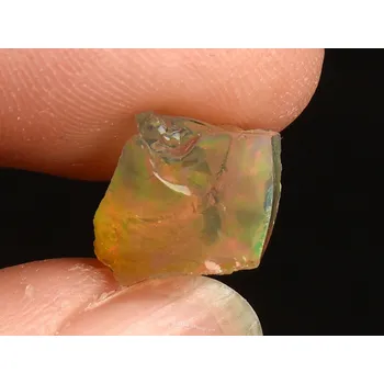 Přírodní kámen Etiopský drahý opál nejen pro sběratele 0,70g