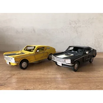 autíčko Kovová dekorace auta Barva: Žlutá