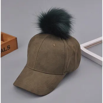 Čepice Flamenco Mystique Dámská Sametová Čepice s Bambulí - Umělá Kožešina, Velikost 56-60 cm, Barva Vojenská CZ13ZIE