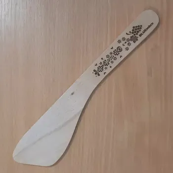 Obracečka Dřevěná špachtle s moravským vzorem moravský vzor - strejda