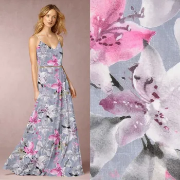 Umělé hedvábí Silky v šedé barvě s digitálním potiskem květin Z026