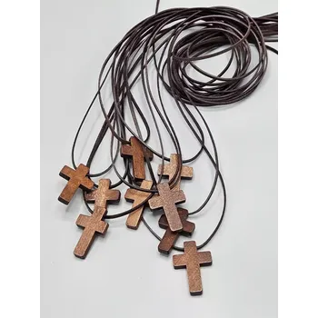 Náhrdelník Náhrdelník - Dřevěný kříž v tmavě hnědé