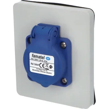 modulární přístroj a rozvaděč FAMATEL Zásuvka 230V/16A IP54 s mont.deskou 3922