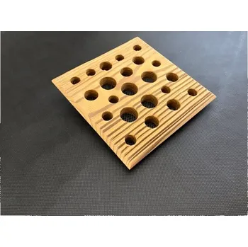 Větrací mřížka ANDERS&KAFKA designová čtvercová ventilační mřížka z hrubě kartáčovaného thermo smrku - AK-DESGKRUHVENTMRIZ-TSMRK