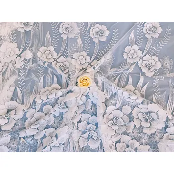 Krajka Svatební květinová krajka, ivory s flitry K1574