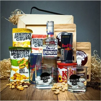 Dárkový potravinový koš Adrop.cz - Dárková bedna s páčidlem pro muže s vodkou Amundsen