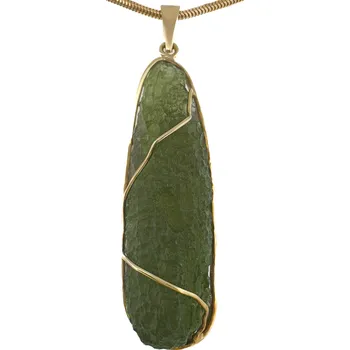 Přívěsek Zlatý přívěs s neopracovaným vltavínem 38mm x 8mm