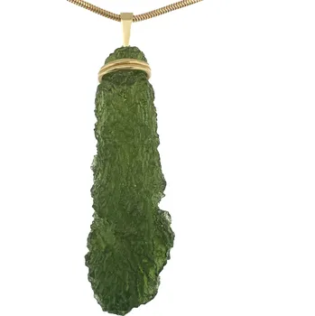 Přívěsek Zlatý přívěs s neopracovaným vltavínem 70mm x 10mm