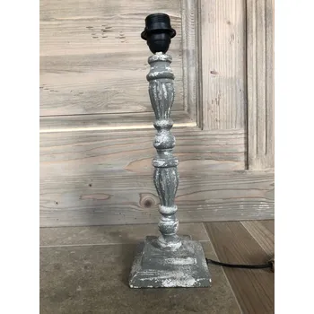 Lampička Dřevěná noha lampy Q a Q 11