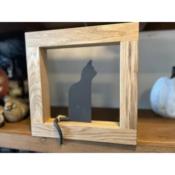 Dekorativní rám z masivu Cat