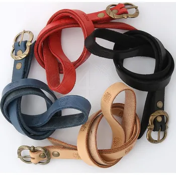 Špulák Středověké řemínky na punčochy