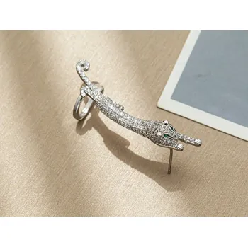 Náušnice B-TOP Dámská pozlacená náušnice na jedno ucho Tygr Druh barvy: Stříbrná