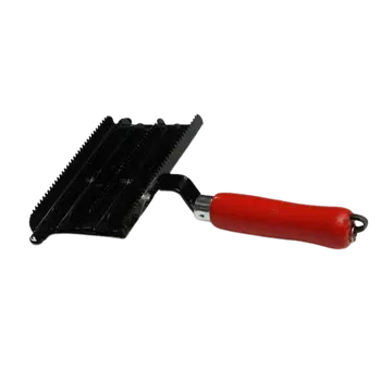 Čištění pro koně Hřbílko s hřebenem dřevěná rukojeť/černě lakované