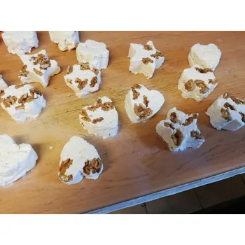 Hustopečský kozí sýr - vlašský ořech, min. 100 g