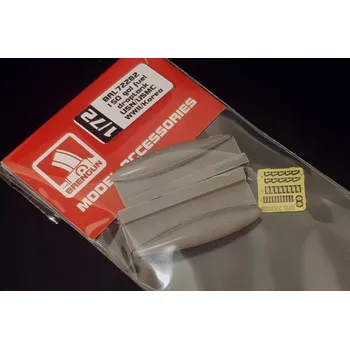 Plastikový model Brengun 1/72 150gal fuel droptank USN/USMC WWII/Korean war