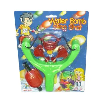 Prak a vodní bomby se střelivem