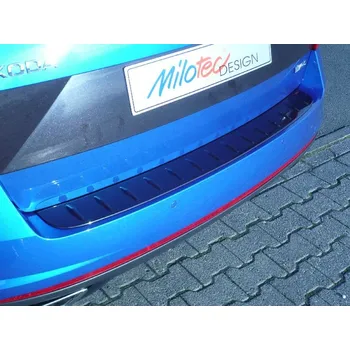 Tuning Práh pátých dveří s výstupky (bez hrany), černý lesklý "klavírlak" - Škoda Octavia III. RS Combi (Práh pátých dveří s výstupky pro Škoda Octavia III. RS, r.v. 2013 / 2017)