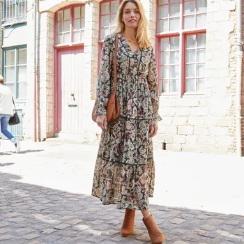 Dámské šaty Dlouhé volánové šaty s potiskem khaki/růžová 48