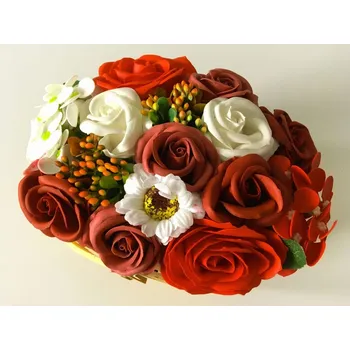 umělá květina Voňavá červená kytice mýdlových růží – elegance, která nikdy neuvadne