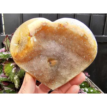 Přírodní kámen Achátové srdce s dutinou Brazílie 696g