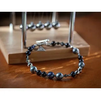 Náramek Lampglas Pánský náramek Quiet Strength s unikátními perlami Lampglas, Blue Goldstone, hematitem a chirurgickou ocelí délka: L3-24,5cm