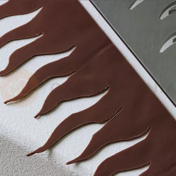 Výroba svíčky Šablona na tvorbu dekorací - plamen, 300x80 mm, 20FH52 | MARTELLATO, Flame