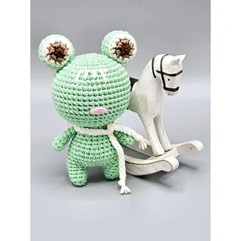 Ručně háčkovaná žába malá