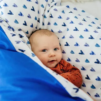 Zavinovačka Lily is sailing Péřová zavinovačka - Námořníkovo srdce modrá bavlna Velikost: 80 x 80 cm, Varianta: povlak zavazování páskem