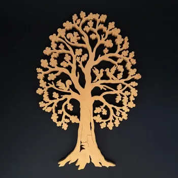 Hodiny AMADEA Dřevěný strom s veverkami, masivní dřevo, výška 40 cm