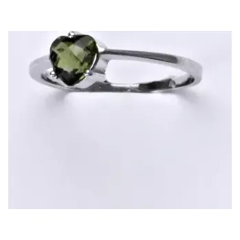 Prsten Stříbrný prsten srdce přírodní vltavín - T1362 (Stříbrný prsten s vltavínem 6x6 mm)