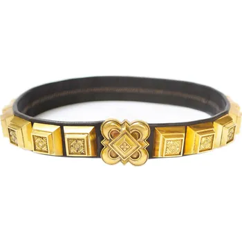 Karnevalový kostým Deepeka Opasek krále Artuše z Krásné kroužkového nápletu v&nbsp;Norimberku, 14. století