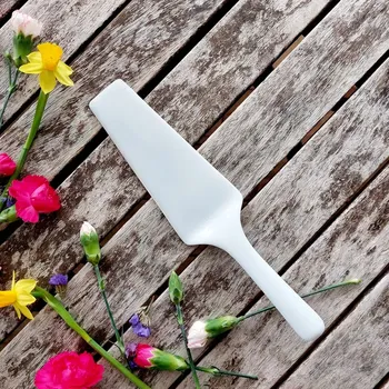 CORSO lopatka na dort, bílá, Thun 1794 (Porcelánová dortová lopatka 2. jakost)