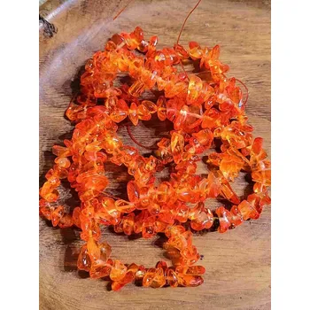 Korálek Korálky zlomky na silonu, délka 85-90 cm barva oranžová