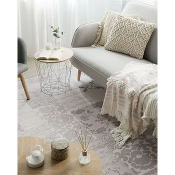 Koberec Koberec šedý a růžový polyester 160 x 230 cm patchwork potisk obdélníkový tvar klasický styl Beliani