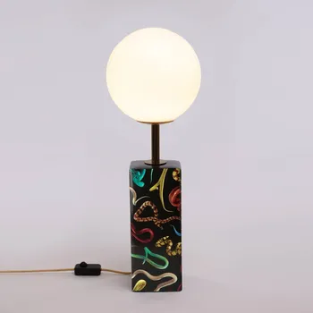 Lampička SELETTI LED stolní lampa Toiletpaper s motivem hada - kabel 250 cm černá, multicolor, opál 1 x 4 W LED - Doprava zdarma