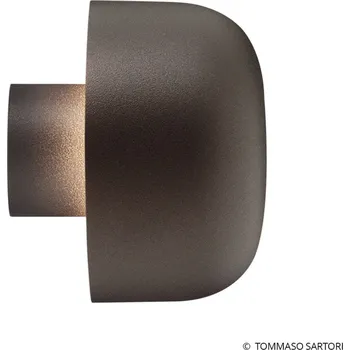 Venkovní osvětlení Flos Architectural FLOS Bellhop venkovní nástěnné světlo 2700K, hnědé - Ø nástěnného držáku 5,5 cm tmavě hnědá LED 8 W celkem - Doprava zdarma