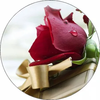 Jedlá dekorace na dort Jedlý papír růže s dárkem 19,5 cm