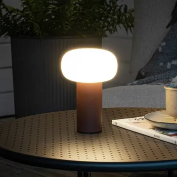 Venkovní osvětlení Konstsmide LED stolní lampa Antibes IP54 baterie RGBW rezavá - délka kabelu 150 cm; Ø nohy 6 cm rezavě hnědá, opálová 1 x 2,5 W LED - Doprava zdarma