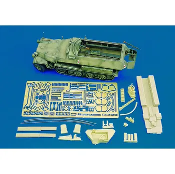 Plastikový model Royal Model 1/35 Sd. Kfz. 251 C