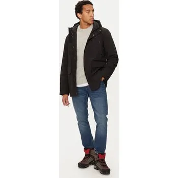 CMP Zimní bunda 34K0157 Černá Regular Fit 46