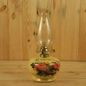 Petrolejová lampa Petrolejová lampa - nutno přilepit závit pro uchycení + POŠKOZENÍ SKLA