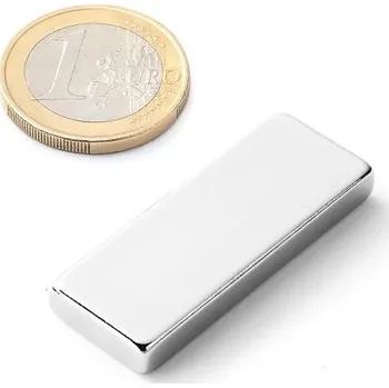 Dekorativní magnet Neodymový magnet kvádr 40 × 15 × 5 mm, síla 10,1 kg