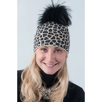 Čepice R-JET Béžová dámská zimní pletená čepice s leopardím vzorem a pravou kožešinovou bambulí v černé barvě