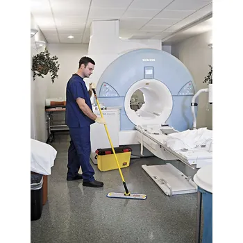 Násada Držák stěrek/násada pro mop HYGEN™ QUICK CONNECT Rubbermaid