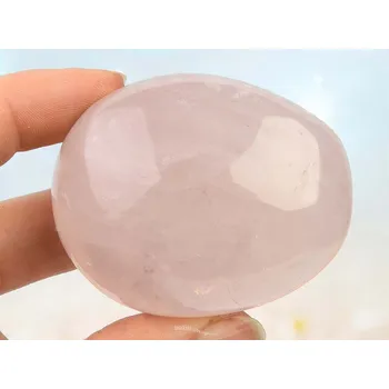 Přírodní kámen Hladký růženín (124g)